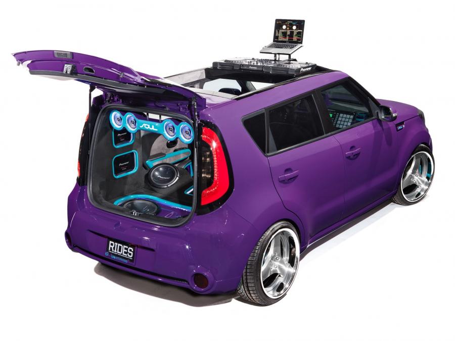  Kia DJ Booth Soul 2013 года  (фото 3 из 4)